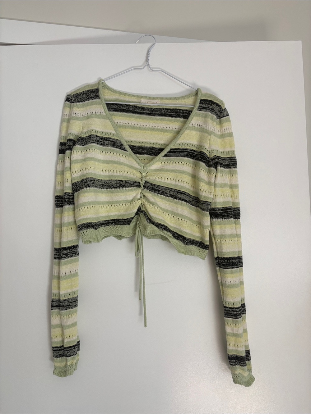 LA Hearts green ruched cropped long sleeve